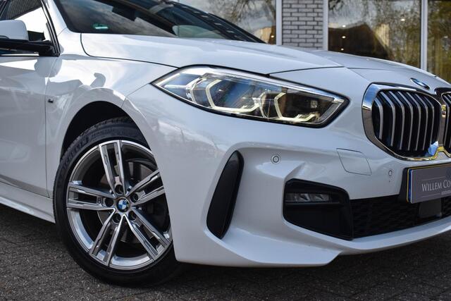 BMW 1-SERIE 118i M-Sport Business Edition Pano HiFi Stoelverwa