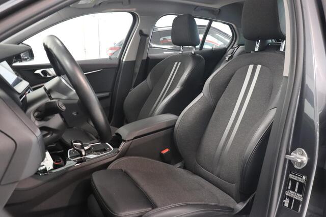 BMW 1-SERIE 118i Executive Edition | Panoramadak | Sportline | AppleCarplay AndroidAuto | Navi |