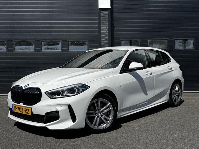 BMW 1-SERIE 118i High Executive Edition M-Sport Dealer OH | Navi | ACC | Carplay | Sfeer | ¤19.900,- incl. BTW