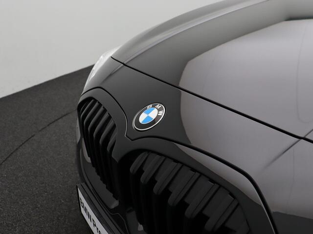 BMW 1-SERIE 5-deurs 118i M Sportpakket | Panoramadak | HIFI | Driving Assistant | 17"