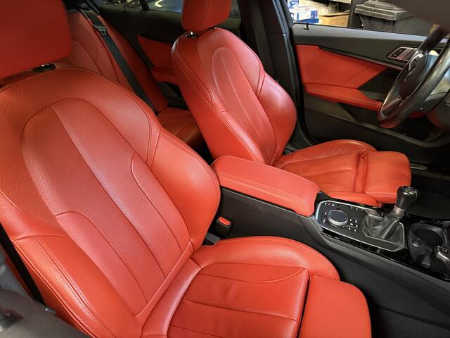 BMW 1-SERIE 118i Edition+ M-Sport 6bak, Sport-leer | Pano | Camera