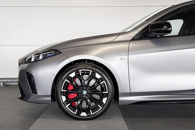 BMW 1-SERIE M135 xDrive | M Sportpakket Pro | Premium Pack