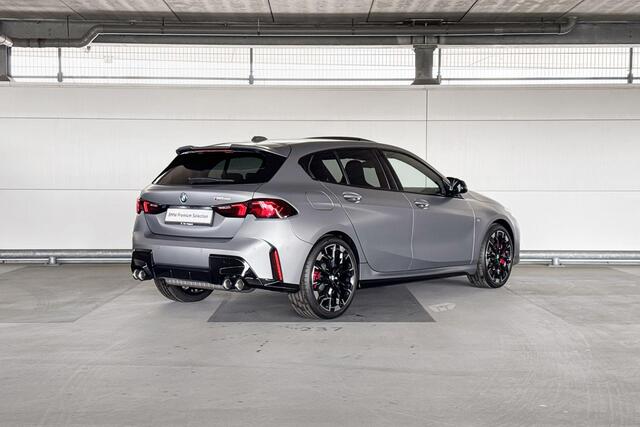 BMW 1-SERIE M135 xDrive | M Sportpakket Pro | Premium Pack