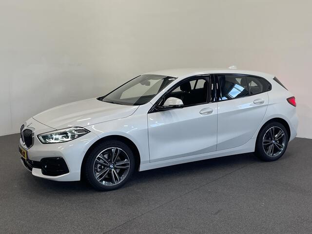 BMW 1-SERIE 118i Sportline Business Edition Automaat Navigatie Apple Carplay/Android Auto Camera Parkeersensoren Cruise Control Virtual Cockpit Sfeerverlichting Ledverlichting Climate Control Lichtmetalen velgen