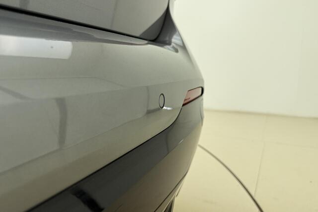 BMW 1-SERIE 118i Executive Automaat | M Pakket Interieur & Exterieur | Lederen bekleding | Keyless | Comfortstoelen | Camera | Navigatie | Stoelverwarming