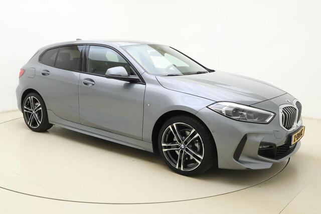 BMW 1-SERIE 118i Executive Automaat | M Pakket Interieur & Exterieur | Lederen bekleding | Keyless | Comfortstoelen | Camera | Navigatie | Stoelverwarming