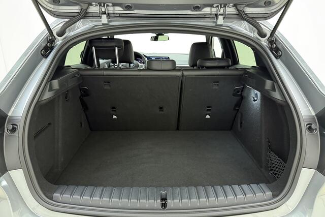 BMW 1-SERIE 118i Executive Automaat | M Pakket Interieur & Exterieur | Lederen bekleding | Keyless | Comfortstoelen | Camera | Navigatie | Stoelverwarming