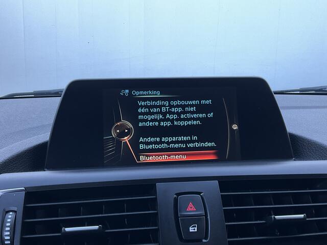 BMW 1-SERIE 116i Navi Airco Keyless Start Bluetooth Audio LMV