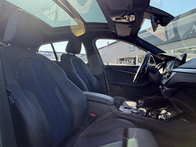 BMW 1-SERIE 120i | Panodak | HUD | Memory | Stuurverwarming