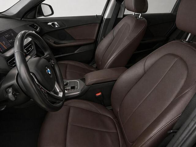 BMW 1-SERIE 118i AUT|Vol Leder|Virtual Cockpit |M-velgen|Stoelverw|CarPlay|PDC|Sport Look