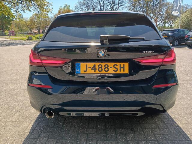 BMW 1-SERIE 118i 141pk Executive Edition|automaat|carplay|cruise|clima