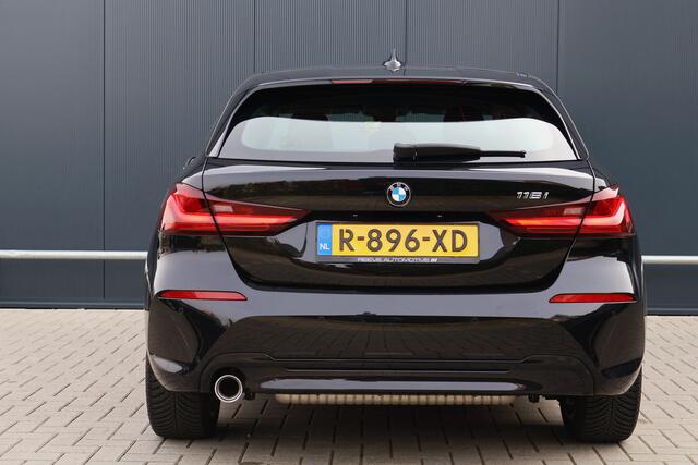 BMW 1-SERIE 116i Sportline Automaat | Adaptieve Cruise Control | Live Cockpit | Sportstoelen | Half Leer | Apple Carplay / Android Auto | Parkeersensoren | Sport Line