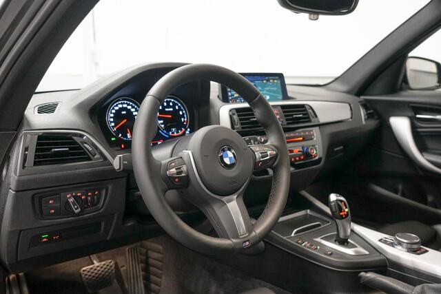 BMW 1-SERIE 120i M-Sport | 18" | Navi Professional | Camera