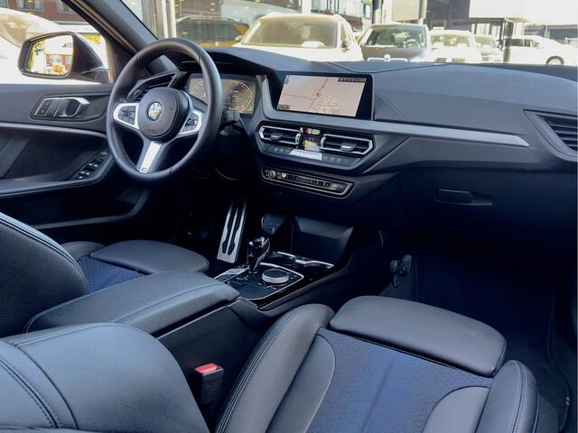 BMW 1-SERIE 118i AUT7 M-SPORT EXECUTIVE LEDER NAVI CAMERA DIGI-DASH APLLE-CARPLAY LED LMV PDC