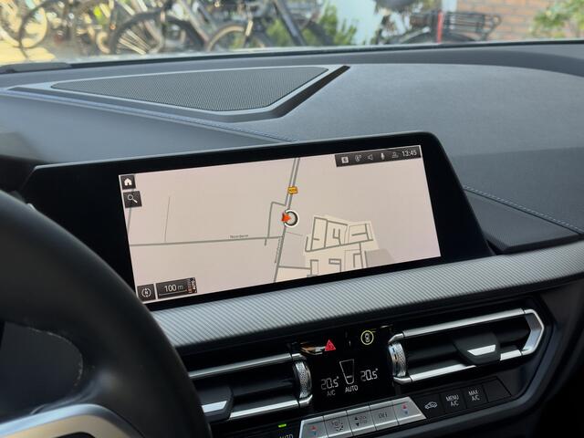 BMW 1-SERIE 118i AUT7 M-SPORT EXECUTIVE LEDER NAVI CAMERA DIGI-DASH APLLE-CARPLAY LED LMV PDC