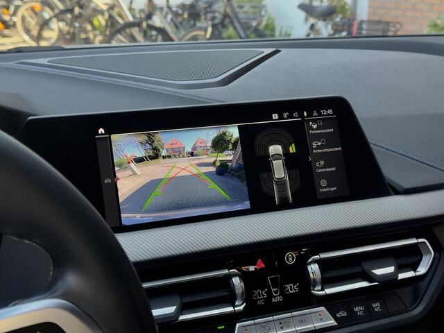 BMW 1-SERIE 118i AUT7 M-SPORT EXECUTIVE LEDER NAVI CAMERA DIGI-DASH APLLE-CARPLAY LED LMV PDC