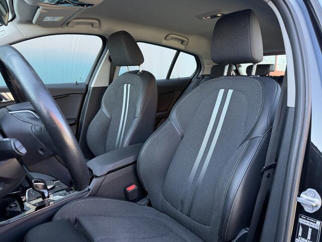 BMW 1-SERIE BWJ 2022 118i 136 PK Business Edition AUTOMAAT | FULL LED | HALF LEDER | STOELVERW. | CARPLAY + ANDROID | DAB + | NAVI | CLIMA | CRUISE | LMV | PDC