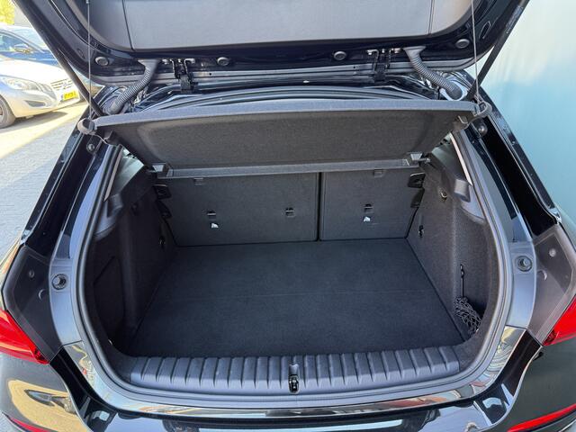 BMW 1-SERIE BWJ 2022 118i 136 PK Business Edition AUTOMAAT | FULL LED | HALF LEDER | STOELVERW. | CARPLAY + ANDROID | DAB + | NAVI | CLIMA | CRUISE | LMV | PDC