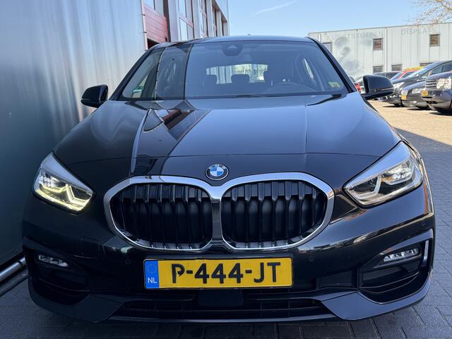 BMW 1-SERIE BWJ 2022 118i 136 PK Business Edition AUTOMAAT | FULL LED | HALF LEDER | STOELVERW. | CARPLAY + ANDROID | DAB + | NAVI | CLIMA | CRUISE | LMV | PDC