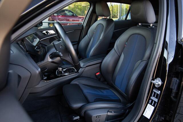 BMW 1-SERIE 120i High Executive M-Sport , Adap. cruise, Carplay,