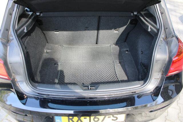 BMW 1-SERIE 118I Executive Automaat - Navi Clima