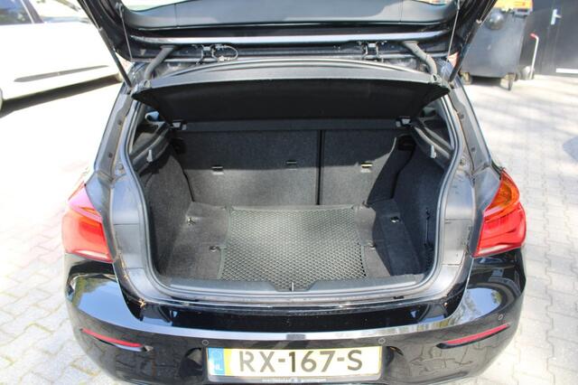 BMW 1-SERIE 118I Executive Automaat - Navi Clima
