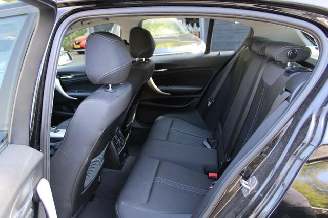 BMW 1-SERIE 118I Executive Automaat - Navi Clima