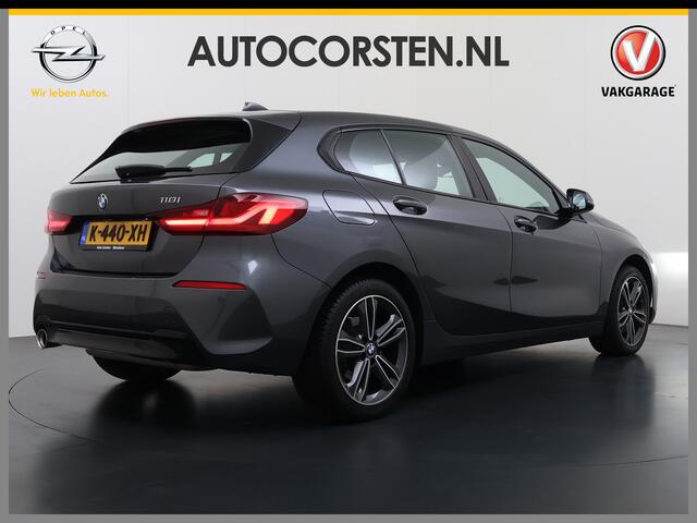 BMW 1-SERIE 118i Automaat M-Sport Navi Ecc Live cockpit pro Sportstoelen Apple Carplay Android Auto Cruise Control Pdc Business Ed. Plus DAB Lmv 17" Adap.Led Regen-Lichtsensor Isofix Sport line 1e Eigenaar Origineel Nederlandse Auto Dealeronderhouden