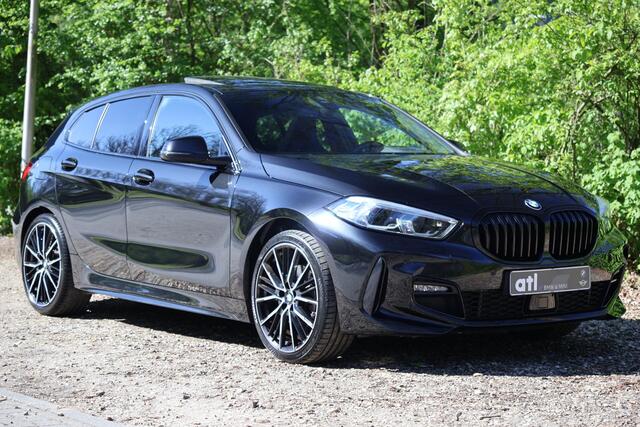 BMW 1-SERIE 118i M-Pakket | Pano | HUD | Harman Kardon | Adap Cruise | LED | Elektr. Stoel Mem | Keyless | Camera | Etc.