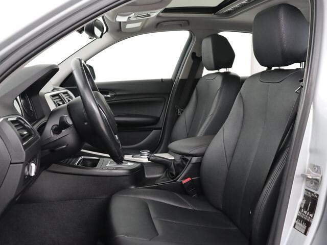 BMW 1-SERIE 118i Executive | Schuifdak | Leder | Stoelverwarming | Camera | Full LED | Navigatie | Parkeerhulp | Climate control | Bluetooth | Cruise control