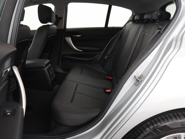 BMW 1-SERIE 118i Executive | Schuifdak | Leder | Stoelverwarming | Camera | Full LED | Navigatie | Parkeerhulp | Climate control | Bluetooth | Cruise control