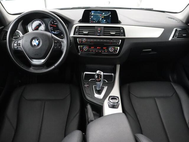 BMW 1-SERIE 118i Executive | Schuifdak | Leder | Stoelverwarming | Camera | Full LED | Navigatie | Parkeerhulp | Climate control | Bluetooth | Cruise control