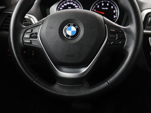BMW 1-SERIE 118i Executive | Schuifdak | Leder | Stoelverwarming | Camera | Full LED | Navigatie | Parkeerhulp | Climate control | Bluetooth | Cruise control