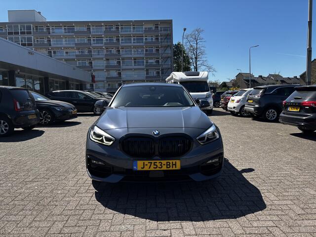 BMW 1-SERIE 118i Executive Edition Navi Lmv Cruise Pdc Nap