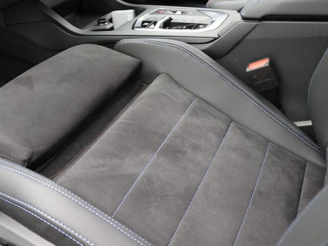 BMW 1-SERIE 120 M Sportpakket Pro | Premium Pack | M Adaptief Onderstel | Parking Assistant | 18'' | Ekris Selection
