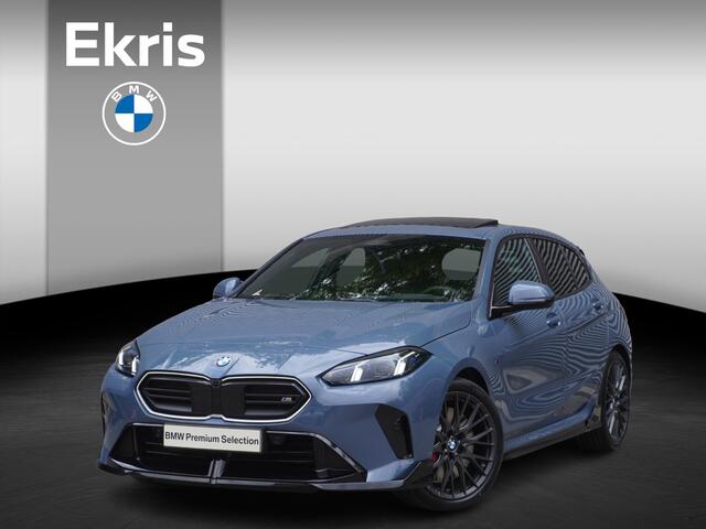 BMW 1-SERIE 120 M Sportpakket Pro | 19 inch LM M Y-spaak | Stuurwielrand verwarmd | Extra getint glas | Harman-Kardon sound system | Parking Assistant Plus | BMW Head-Up Display