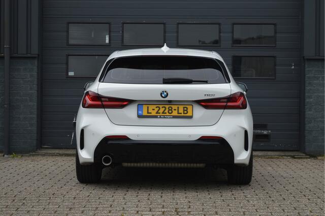 BMW 1-SERIE 118i Business Edition | M-PAKKET | CAMERA | ORG. NL |