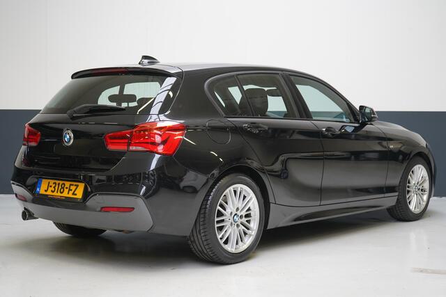 BMW 1-SERIE 116i Edition M Sport Shadow | Navigatie | Lm velgen | Leder | Unieke km-stand
