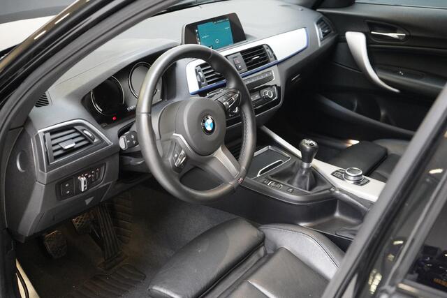 BMW 1-SERIE 116i Edition M Sport Shadow | Navigatie | Lm velgen | Leder | Unieke km-stand