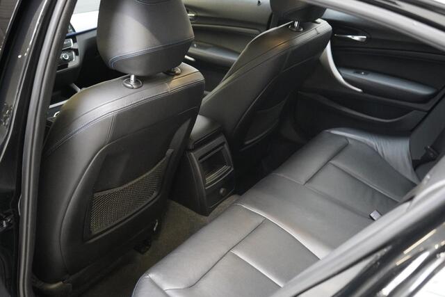 BMW 1-SERIE 116i Edition M Sport Shadow | Navigatie | Lm velgen | Leder | Unieke km-stand