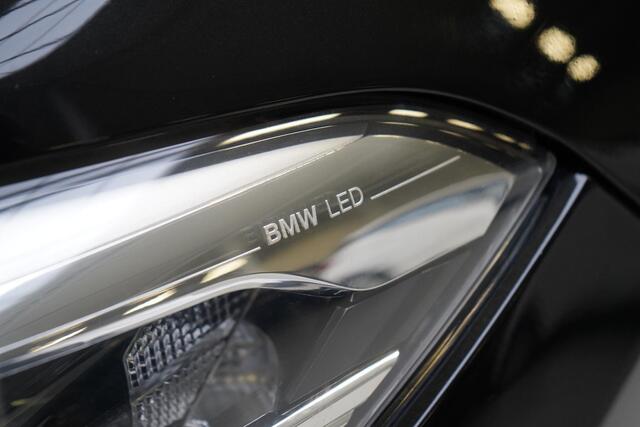 BMW 1-SERIE 116i Edition M Sport Shadow | Navigatie | Lm velgen | Leder | Unieke km-stand