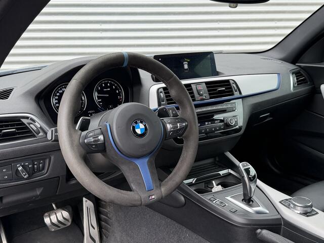 BMW 1-SERIE 120i Executive | Nieuw Binnen! | Leder | Stoelverwarming | Navi