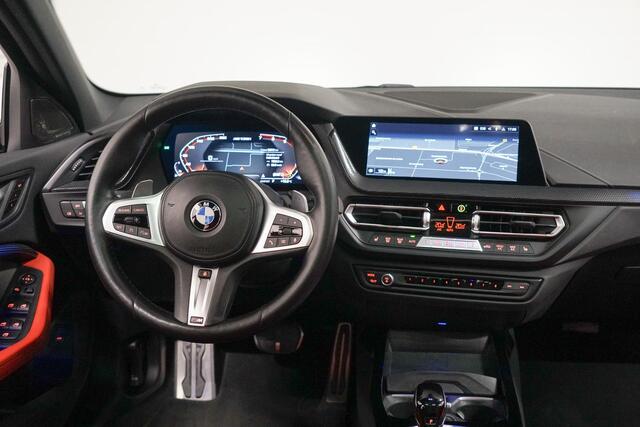 BMW 1-SERIE M135i xDrive Panoramadak | Head Up | Harman Kardon
