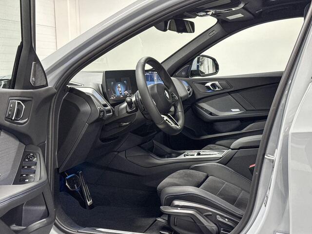 BMW 1-SERIE 120 | M-Sport Pro | Premium Pack | Driving Assistant | Harman/Kardon | Panoramadak | Comfort Access