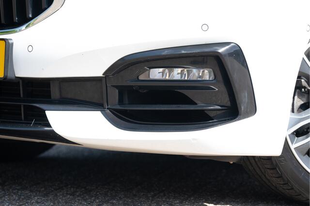 BMW 1-SERIE 118i Executive Edition | Sport Line | Navi | Apple CarPlay | Camera | Park Assist | 17"