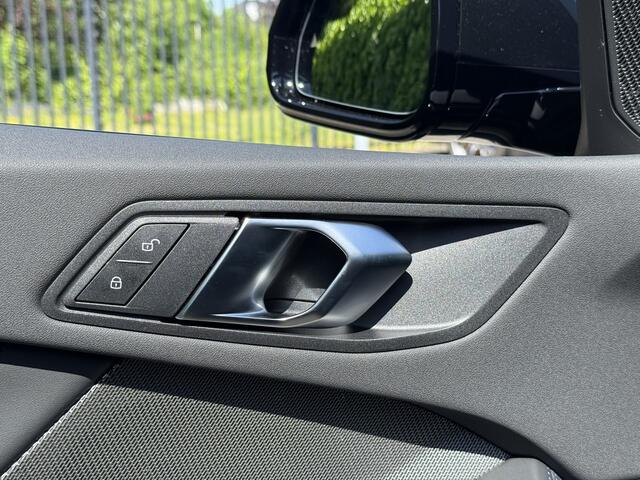 BMW 1-SERIE 120 | M-Sport Pro | 19'' | Panorama. | Harman/Kardon | Head-Up | Park. Plus | Verlichte grille | Stuur + stoelverw. | Comf. Acc. | Driv. Ass.