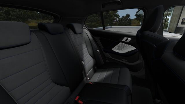 BMW 1-SERIE 120 M Sport Automaat / Sportstoelen / Adaptieve LED / M Adaptief onderstel / Parking Assistant / Comfort Access / Stoelverwarming