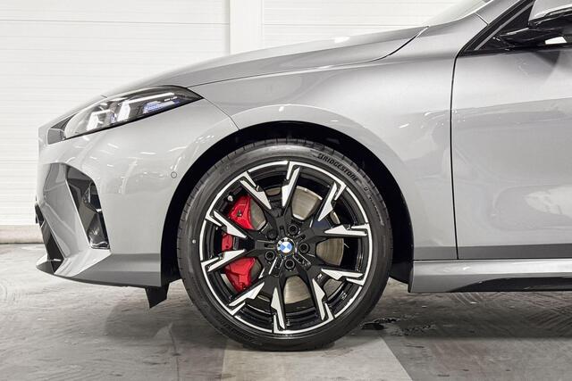 BMW 1-SERIE 120 | M-Sport Pro | Premium Pack | Driving Assistant | Harman/Kardon | Panoramadak | Comfort Access l Huisselectie