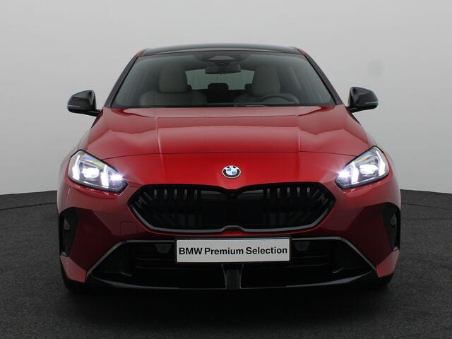 BMW 1-SERIE 120 M Sportpakket Pro | Premium Pack | Stuurwielrand verwarmd | Driving Assistant | Harman Kardon | 19''