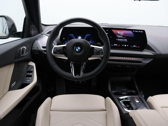 BMW 1-SERIE 120 M Sportpakket Pro | Premium Pack | Stuurwielrand verwarmd | Driving Assistant | Harman Kardon | 19''